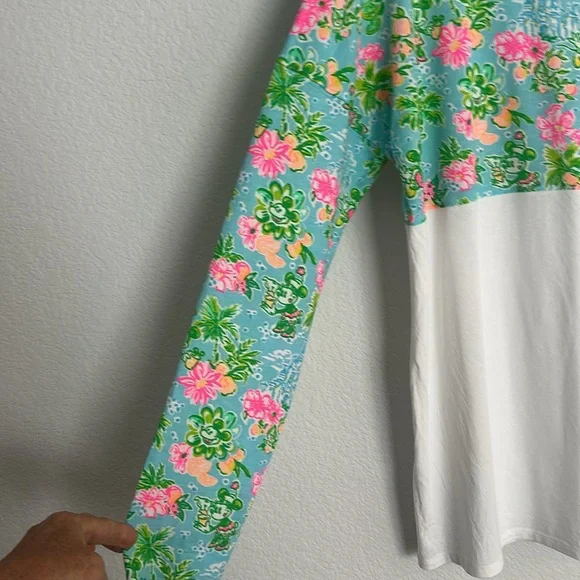 New! DISNEY X LILLY PULITZER long sleeve top M - Picture 4 of 8